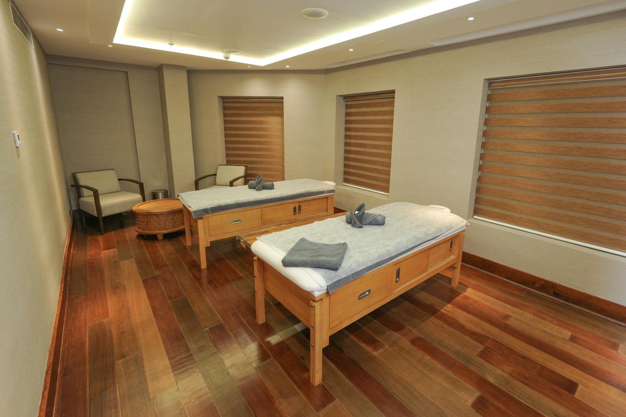 Gokulam Grand Trivandrum Thiruvananthapuram Exterior photo
